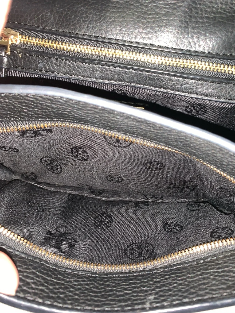 GUC Tory Burch Britten Collection Crossbody Bag